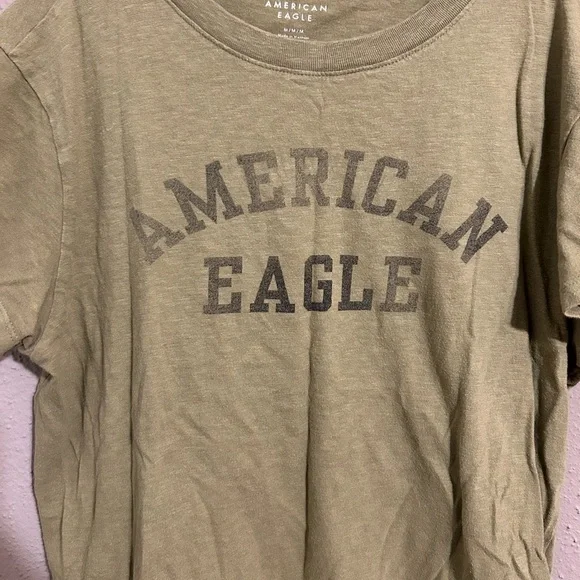 American Eagle Outfitters Khaki Graphic Tee. Size Medium. - Picture 4 of 4
